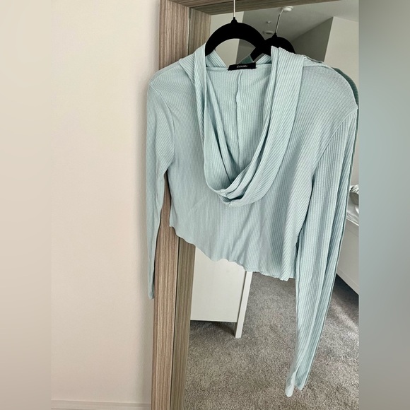 Forever 21 Cropped Hoodie - Picture 2 of 3